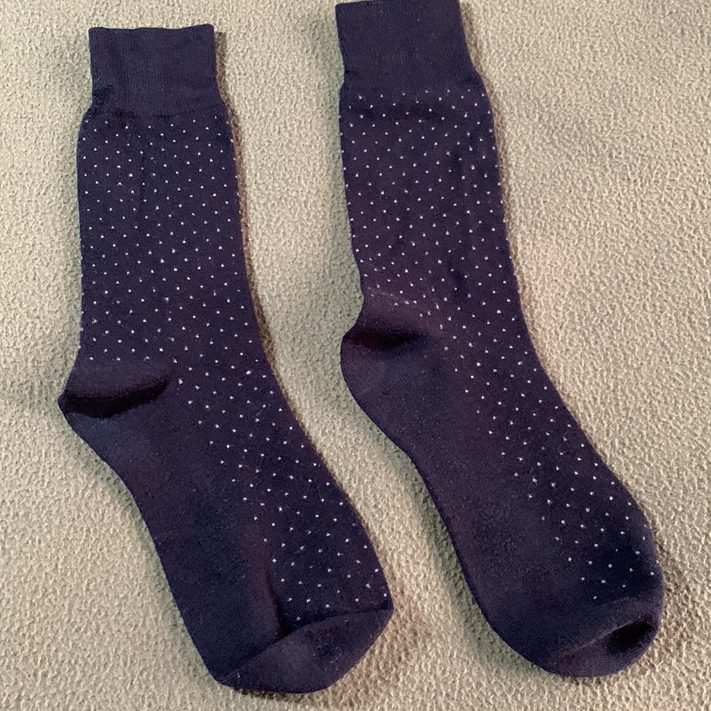 Lot of 5 Men’s dress socks. 2 brown 1 black Dockers, 1gray Gold Toe, 1 black - Picture 8 of 16